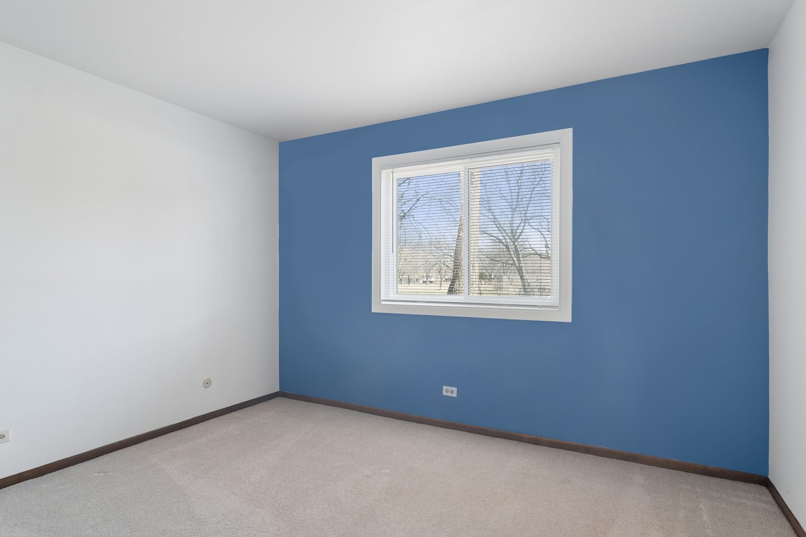 129 W Brandon Court #D14, Palatine, IL 60067