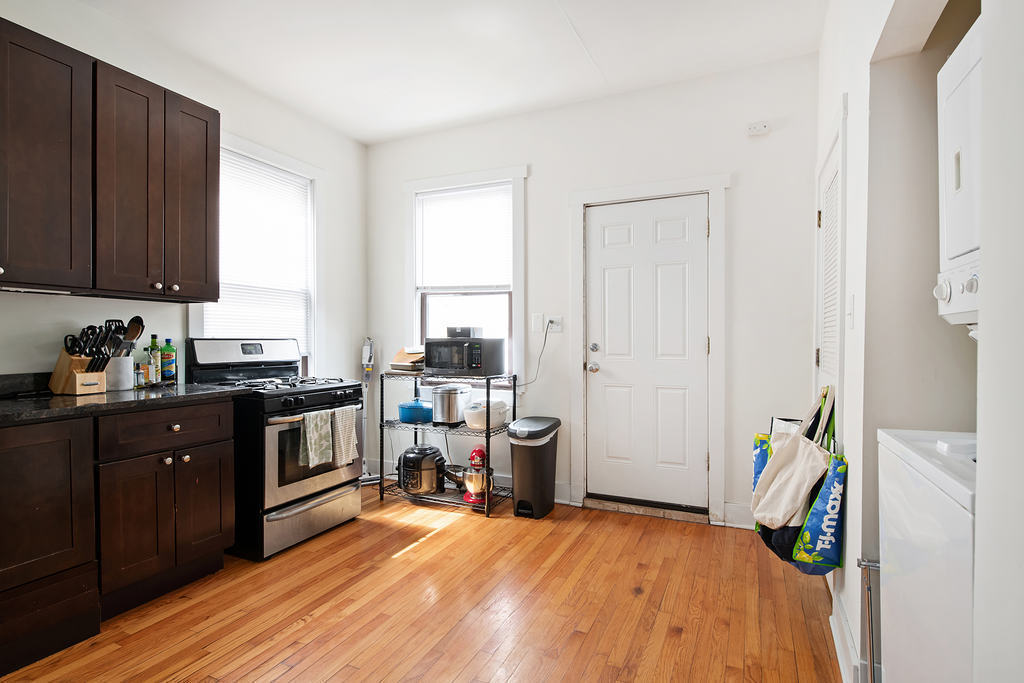 1716 N Campbell Avenue, Chicago, IL 60647