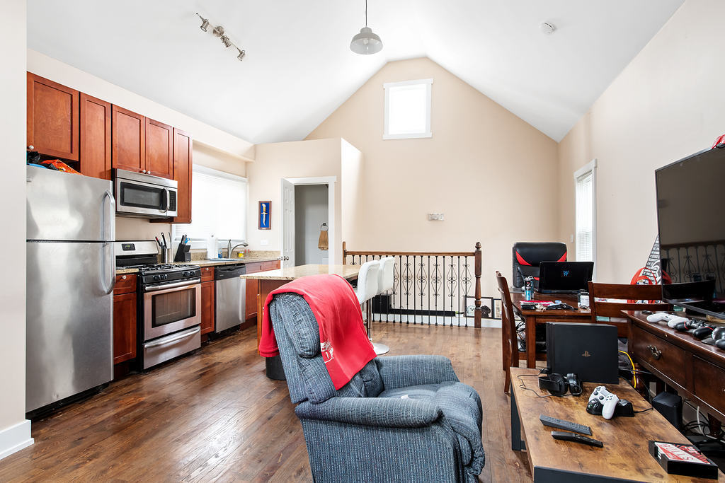 1716 N Campbell Avenue, Chicago, IL 60647