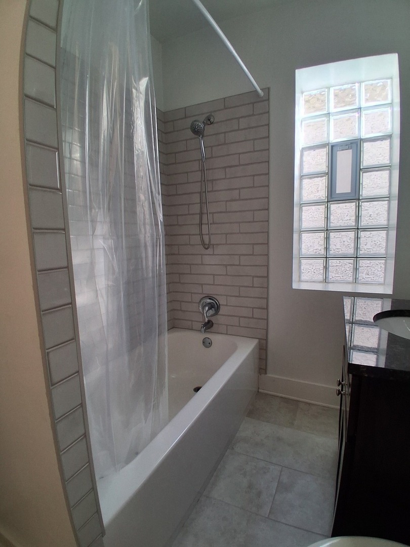 1716 N Campbell Avenue, Chicago, IL 60647