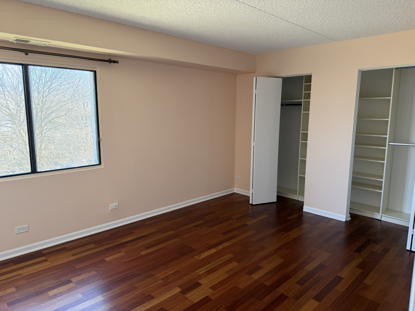 475 Plum Creek Drive #209, Wheeling, IL 60090