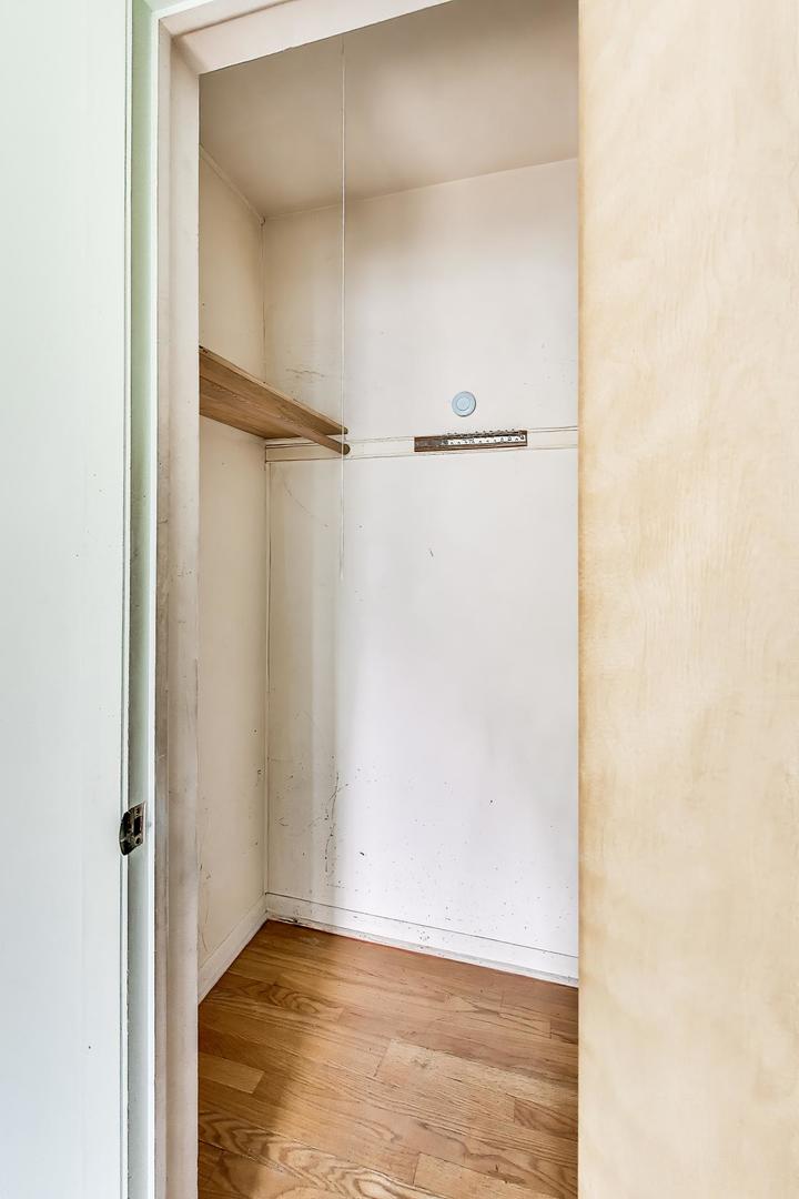 998 S Swain Avenue, Elmhurst, IL 60126