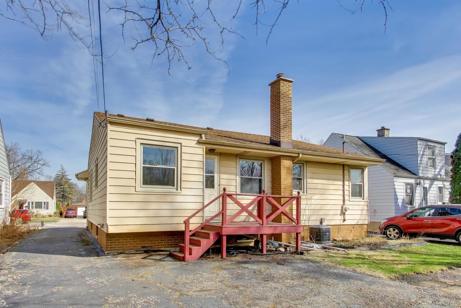 998 S Swain Avenue, Elmhurst, IL 60126