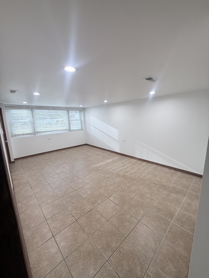 5623 S Kenneth Avenue #G, Chicago, IL 60629