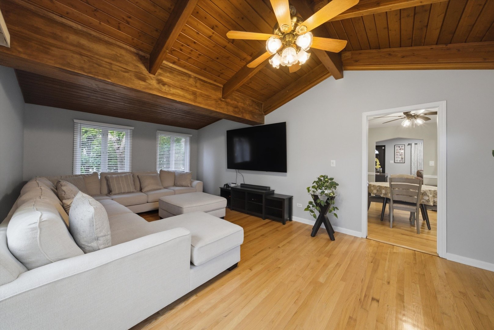 8210 Linder Avenue, Burbank, IL 60459