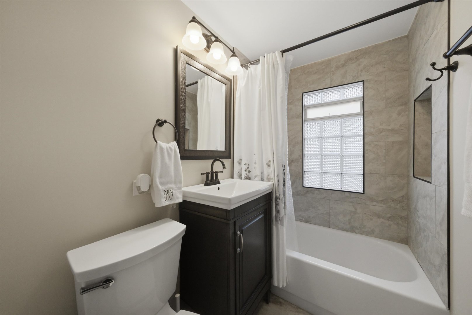 8210 Linder Avenue, Burbank, IL 60459