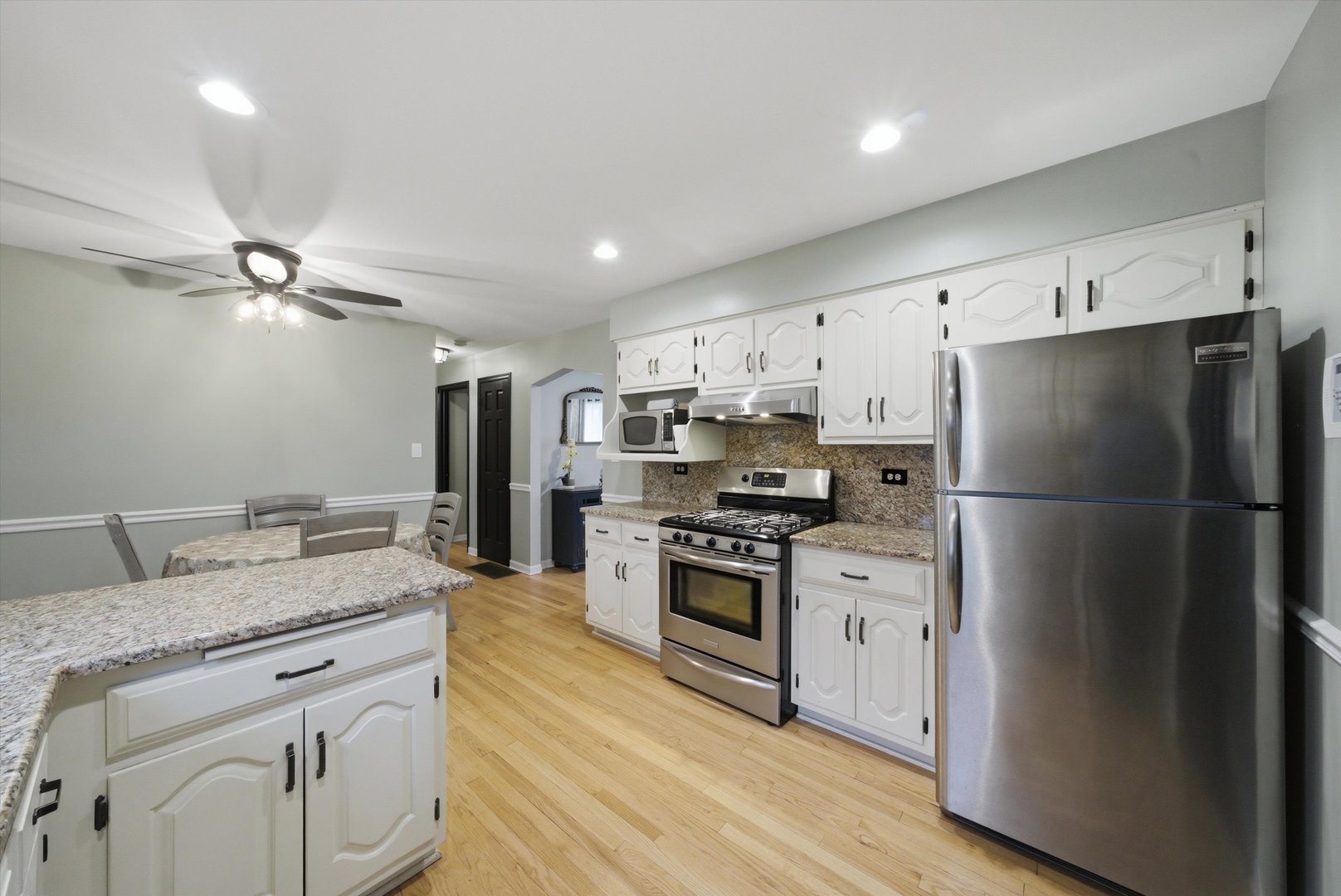 8210 Linder Avenue, Burbank, IL 60459