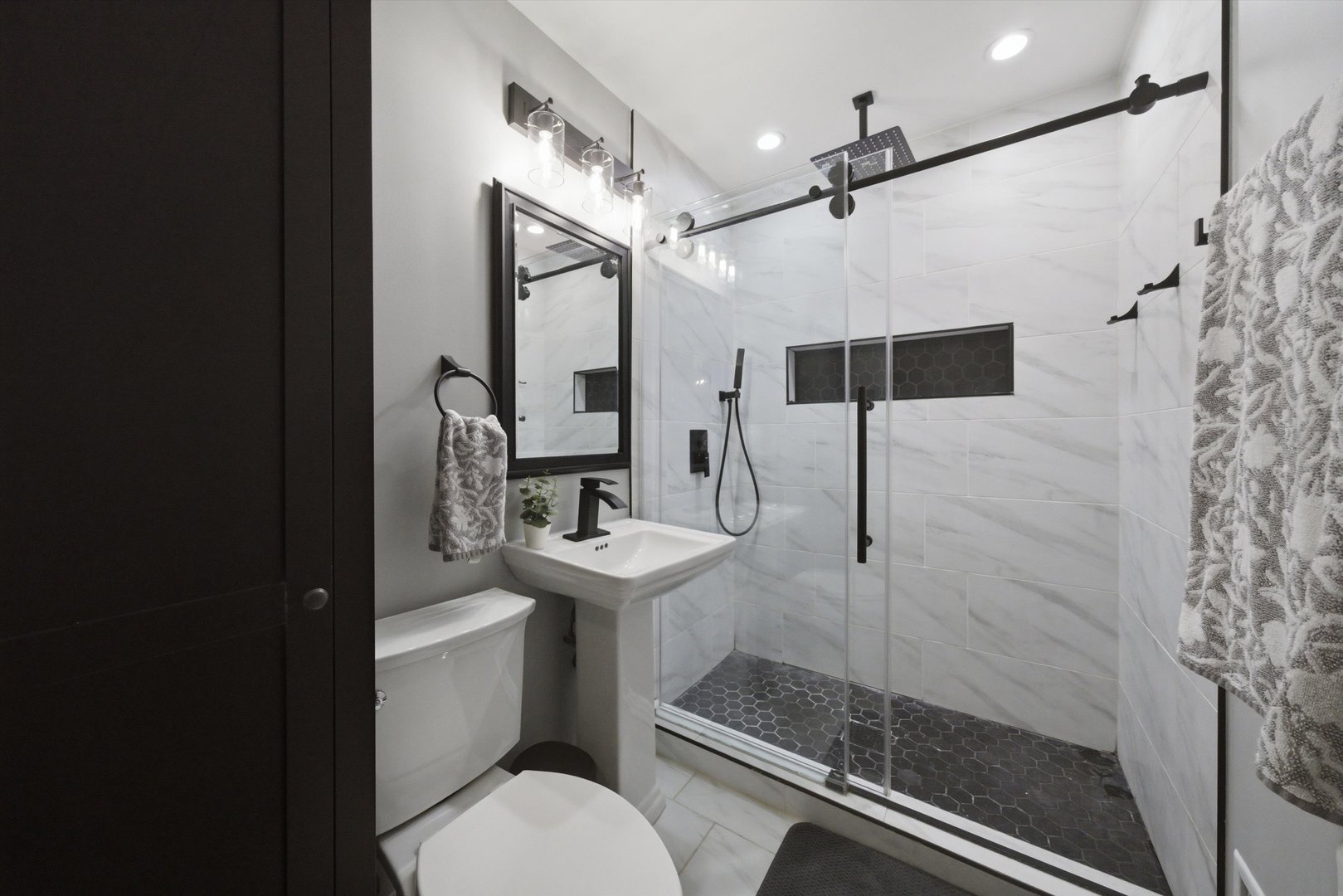 8210 Linder Avenue, Burbank, IL 60459