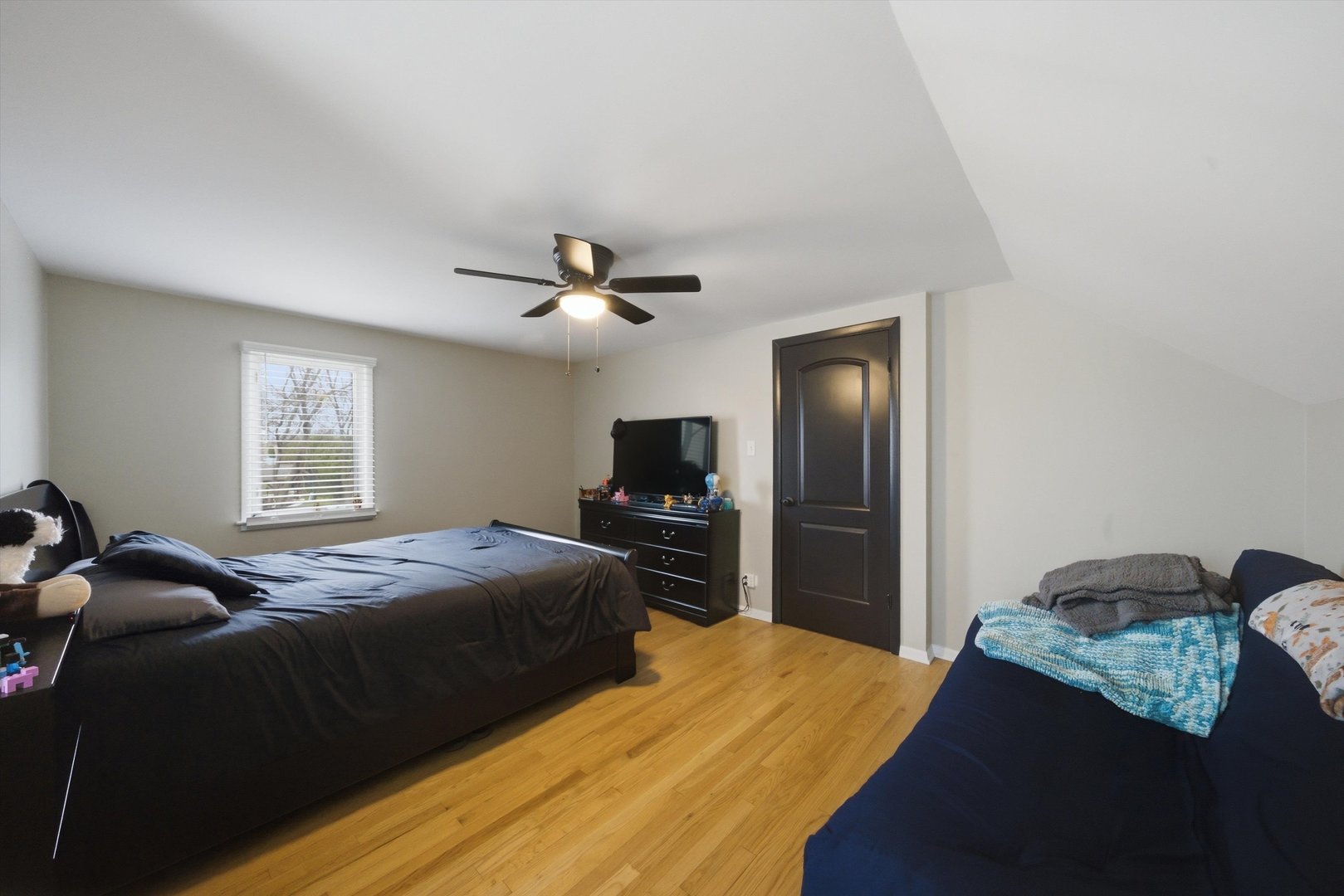 8210 Linder Avenue, Burbank, IL 60459