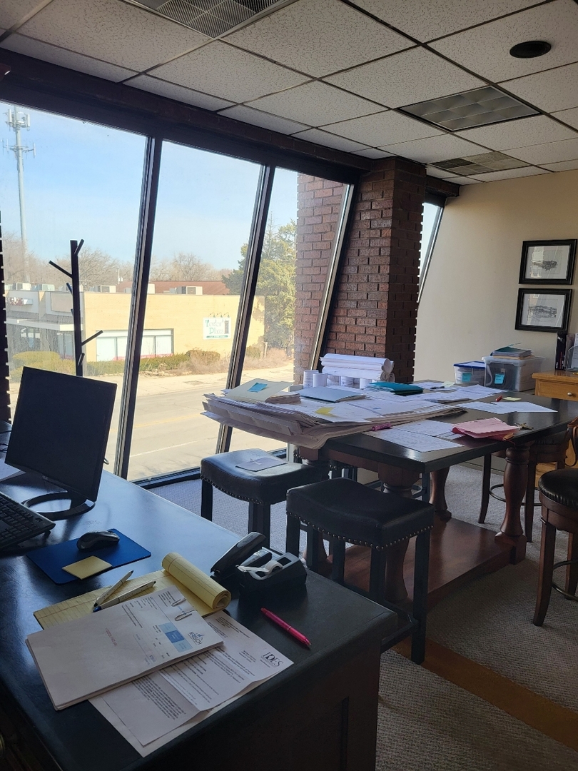 7851 Ogden Avenue #2, Lyons, IL 60534