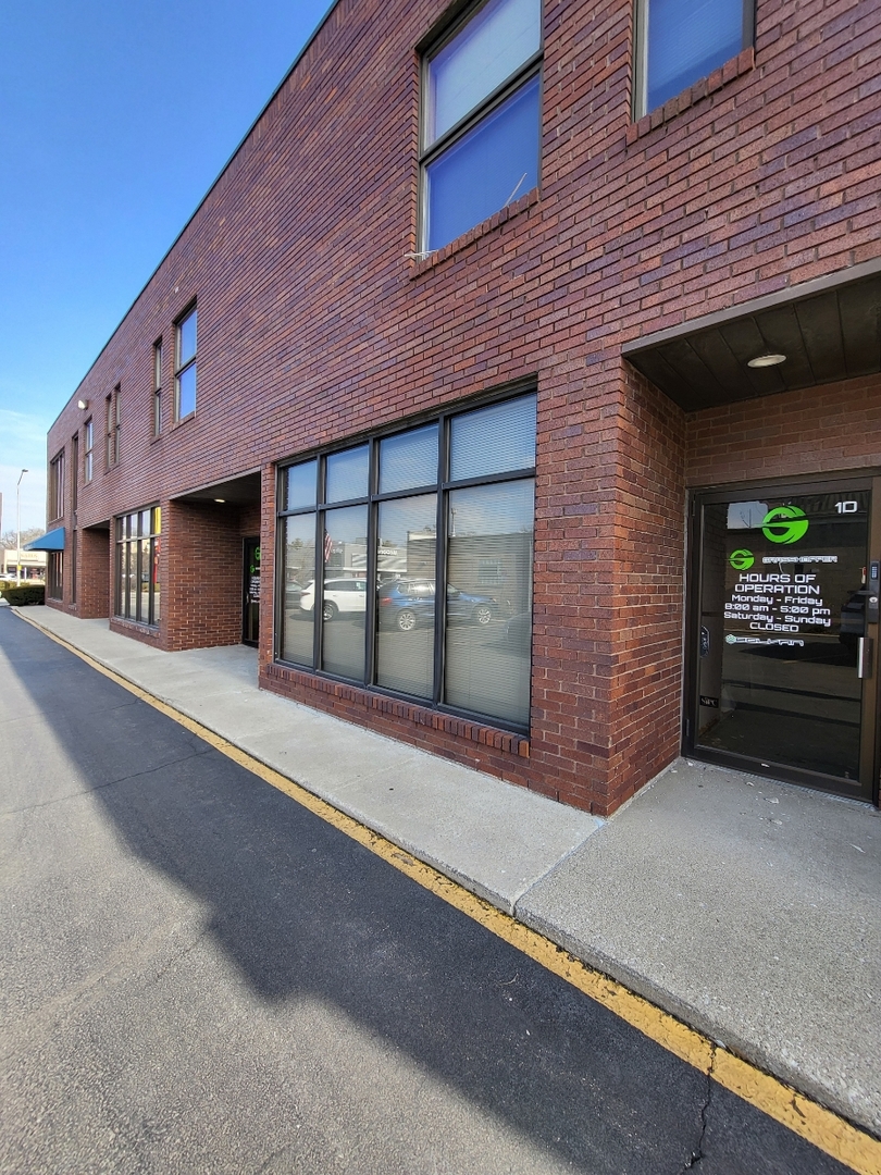 7851 Ogden Avenue #2, Lyons, IL 60534