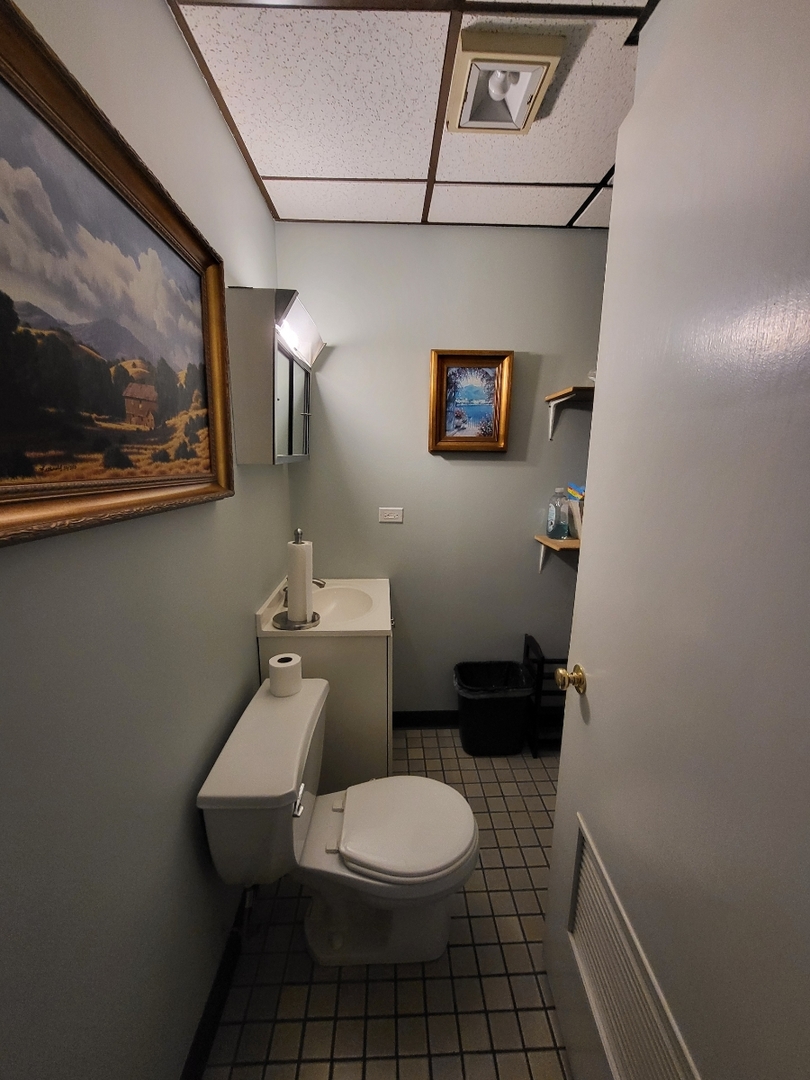 7851 Ogden Avenue #2, Lyons, IL 60534