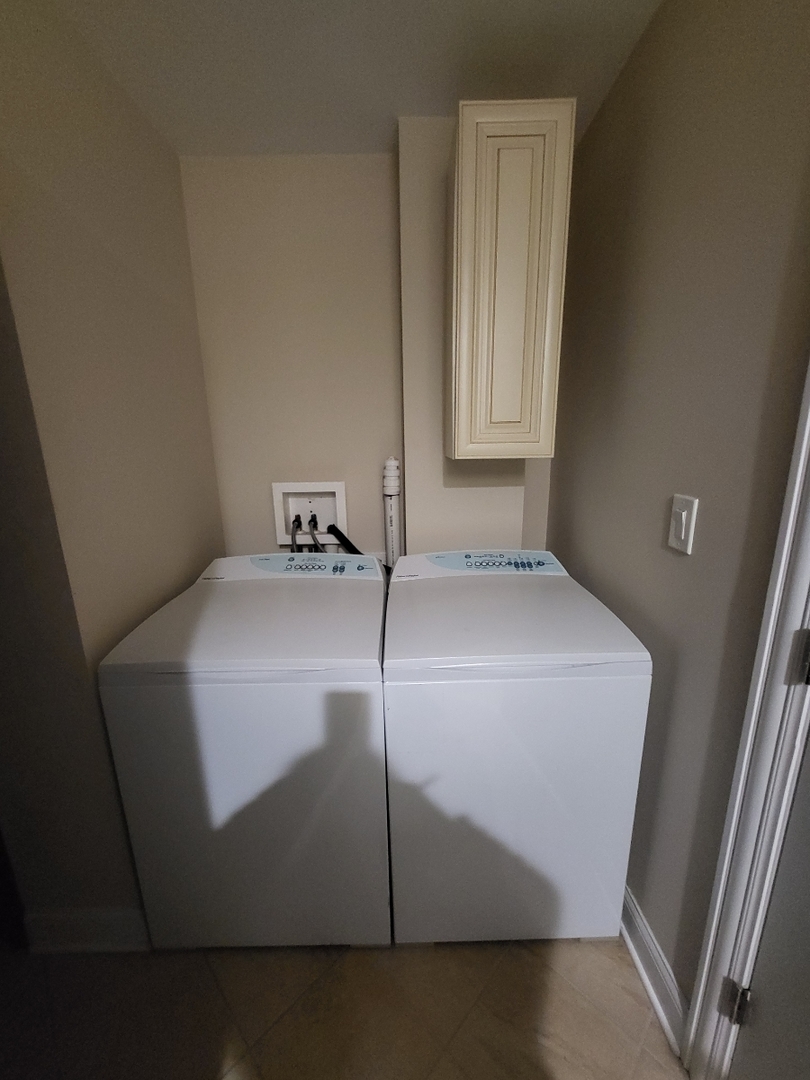 7851 Ogden Avenue #2, Lyons, IL 60534