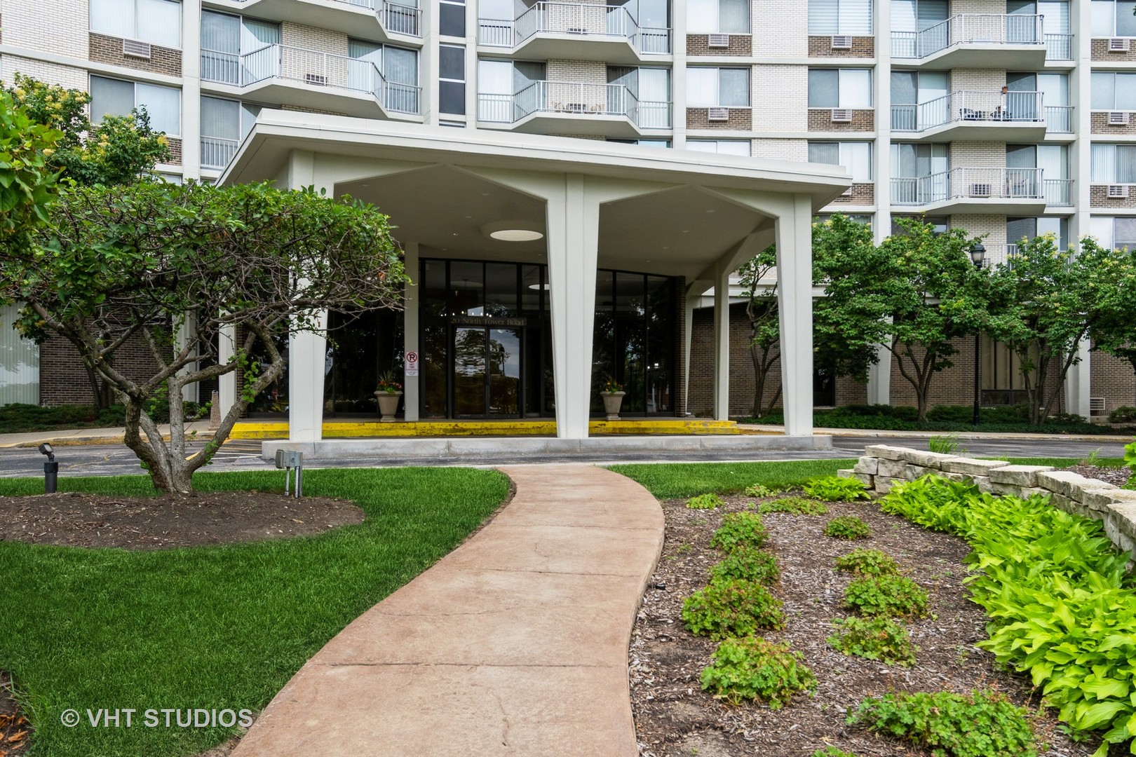 20 N Tower Road #10A, Oak Brook, IL 60523
