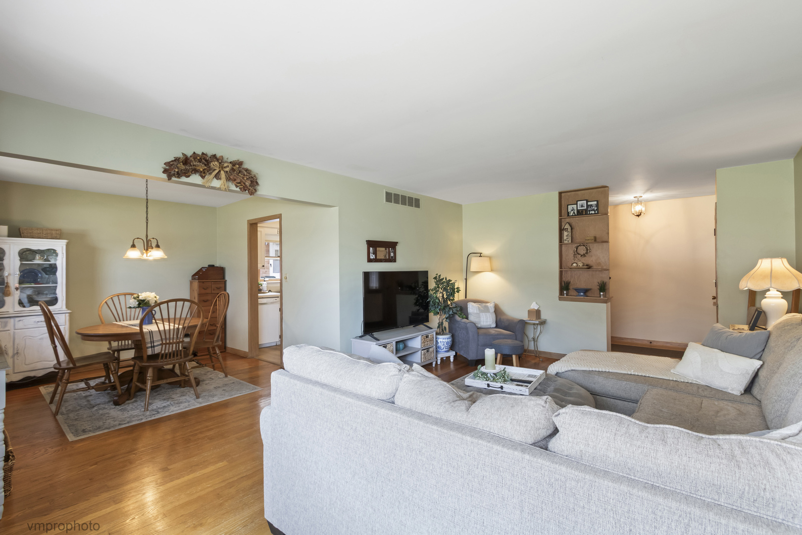 330 S Oak Street, Palatine, IL 60067