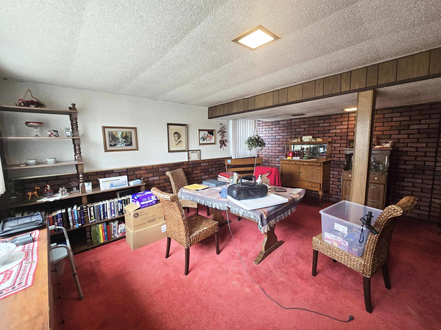 8811 W 92nd Street, Hickory Hills, IL 60457