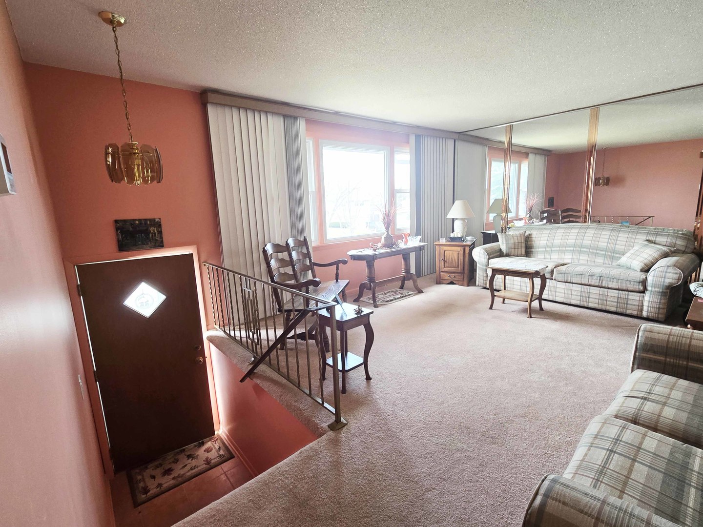 8811 W 92nd Street, Hickory Hills, IL 60457