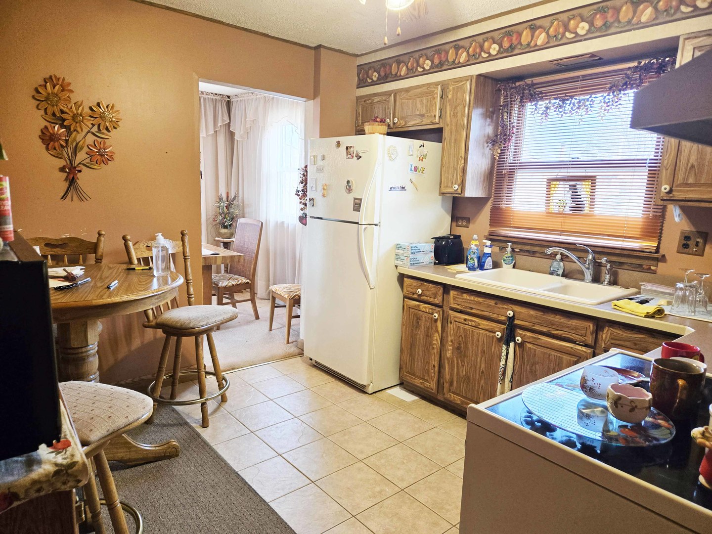 8811 W 92nd Street, Hickory Hills, IL 60457