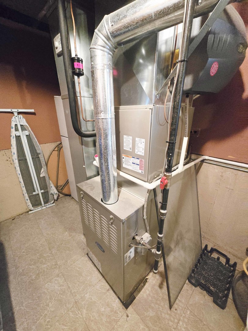 8811 W 92nd Street, Hickory Hills, IL 60457