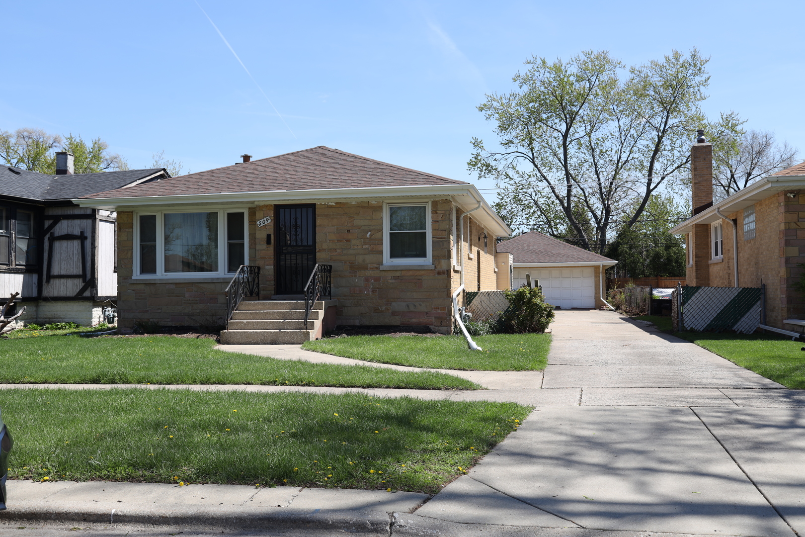 509 Granville Avenue, Bellwood, IL 60104