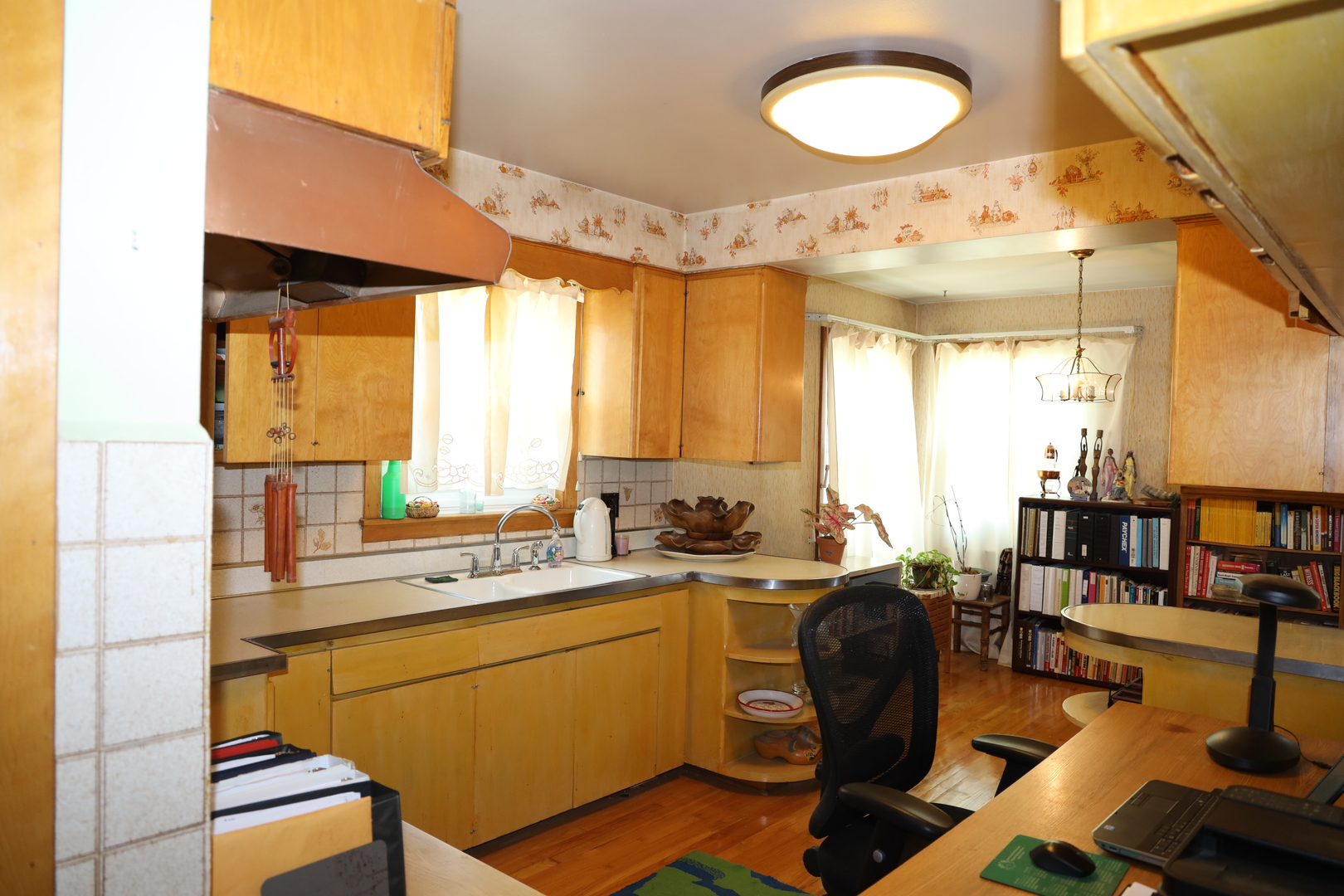 509 Granville Avenue, Bellwood, IL 60104