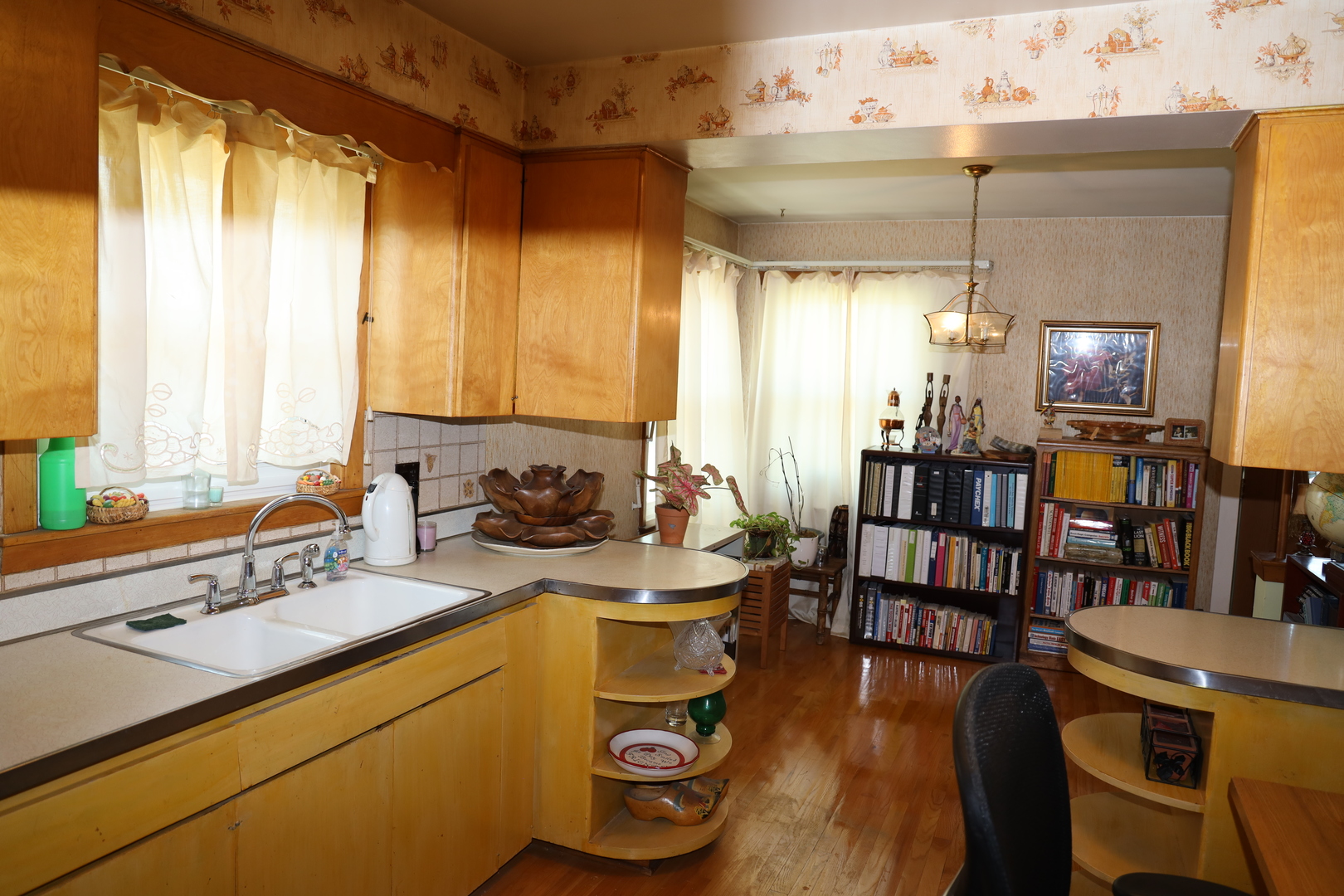 509 Granville Avenue, Bellwood, IL 60104