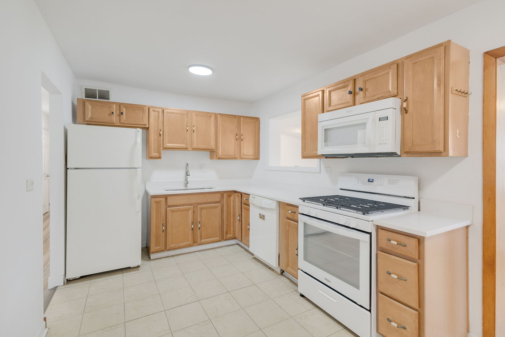 533 Redwood Road, Bolingbrook, IL 60440