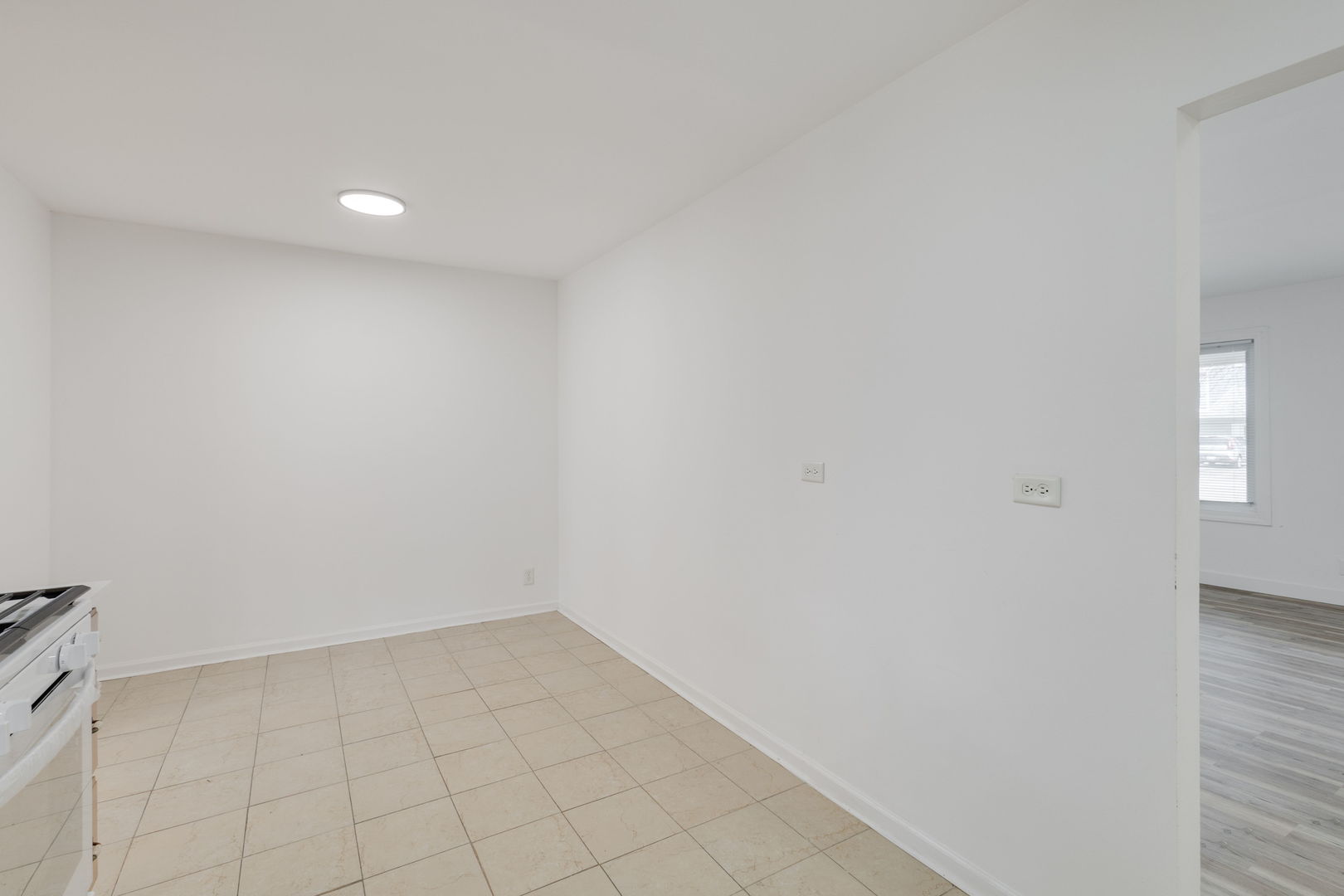 533 Redwood Road, Bolingbrook, IL 60440