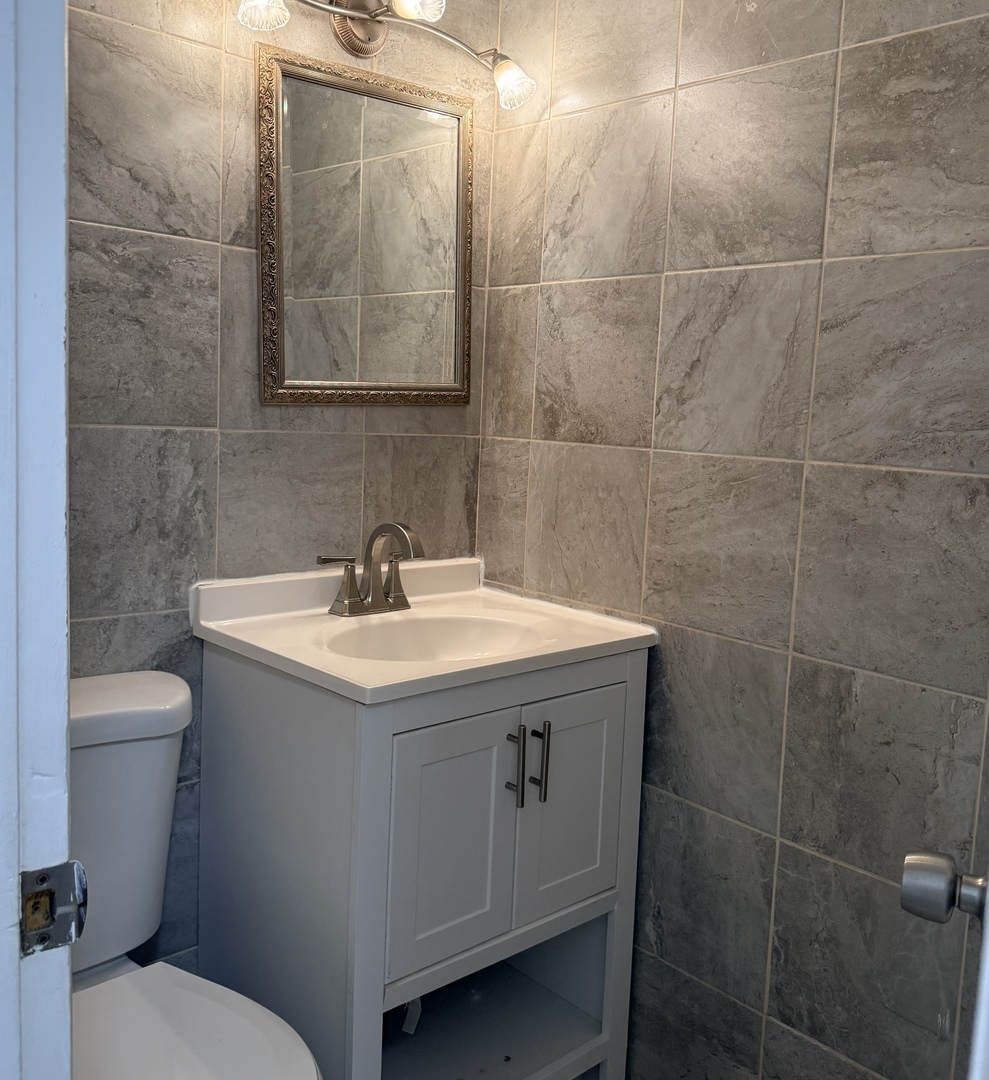 533 Redwood Road, Bolingbrook, IL 60440