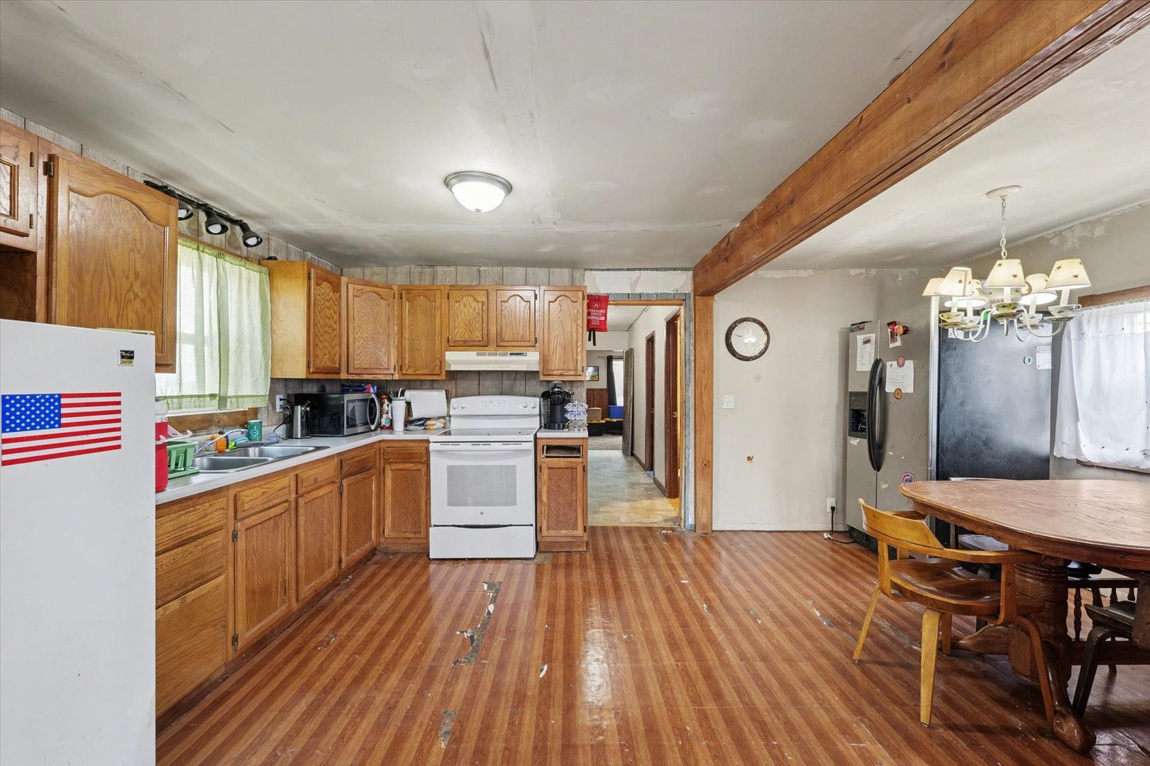 136 E Ohio Street, Sibley, IL 61773