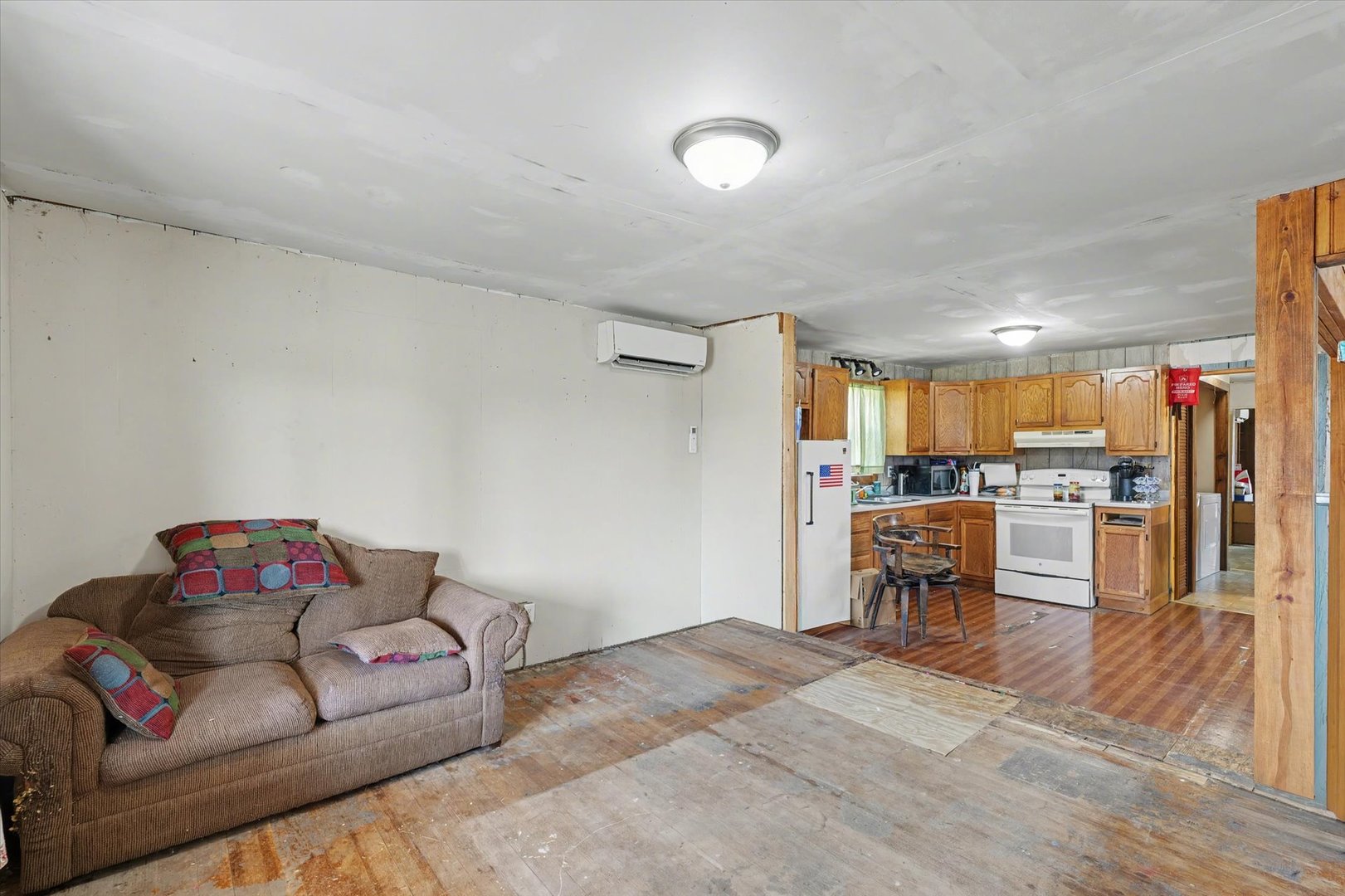 136 E Ohio Street, Sibley, IL 61773