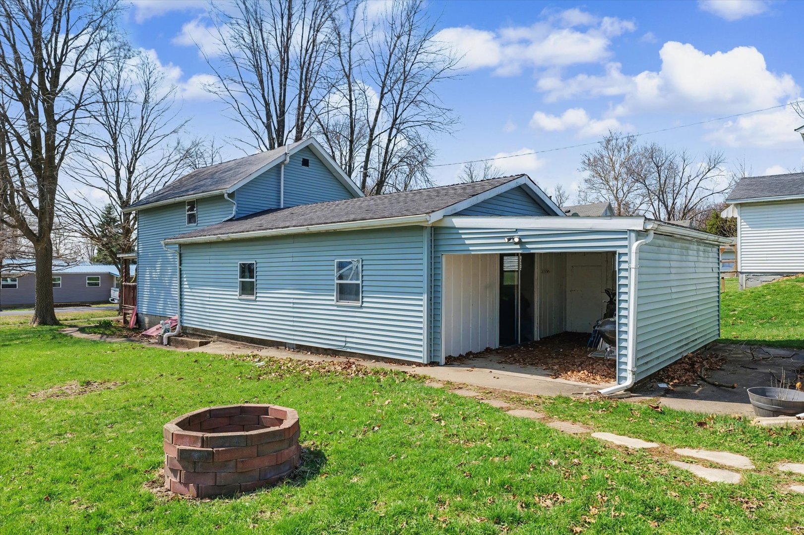 136 E Ohio Street, Sibley, IL 61773