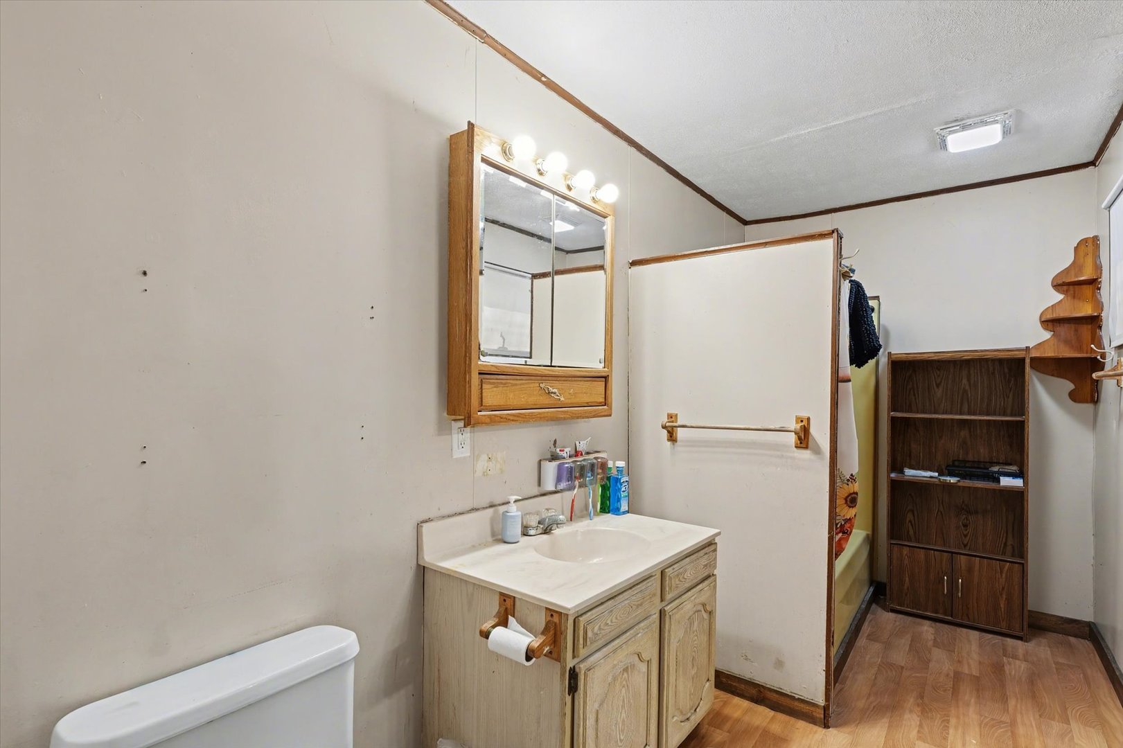 136 E Ohio Street, Sibley, IL 61773