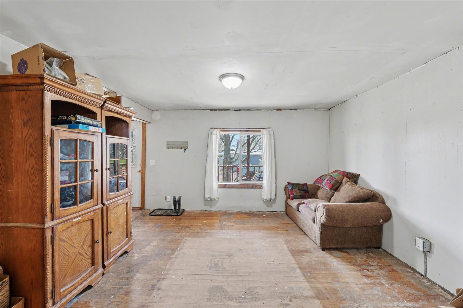 136 E Ohio Street, Sibley, IL 61773