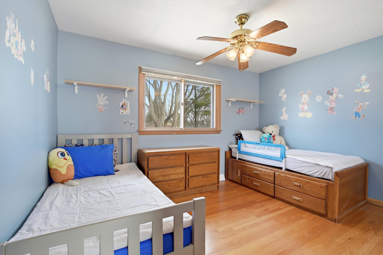 130 N Horner Lane, Mount Prospect, IL 60056