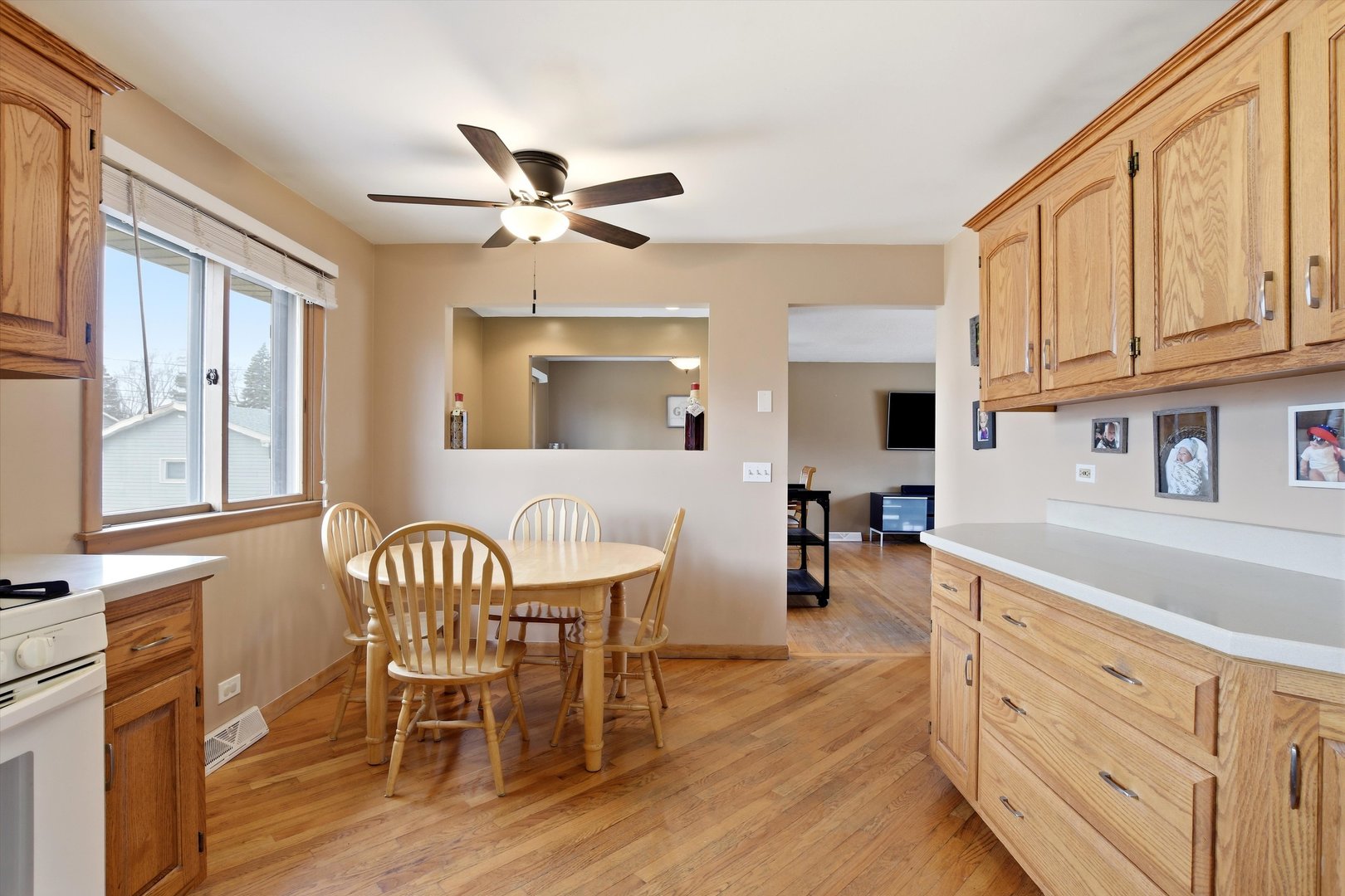 130 N Horner Lane, Mount Prospect, IL 60056