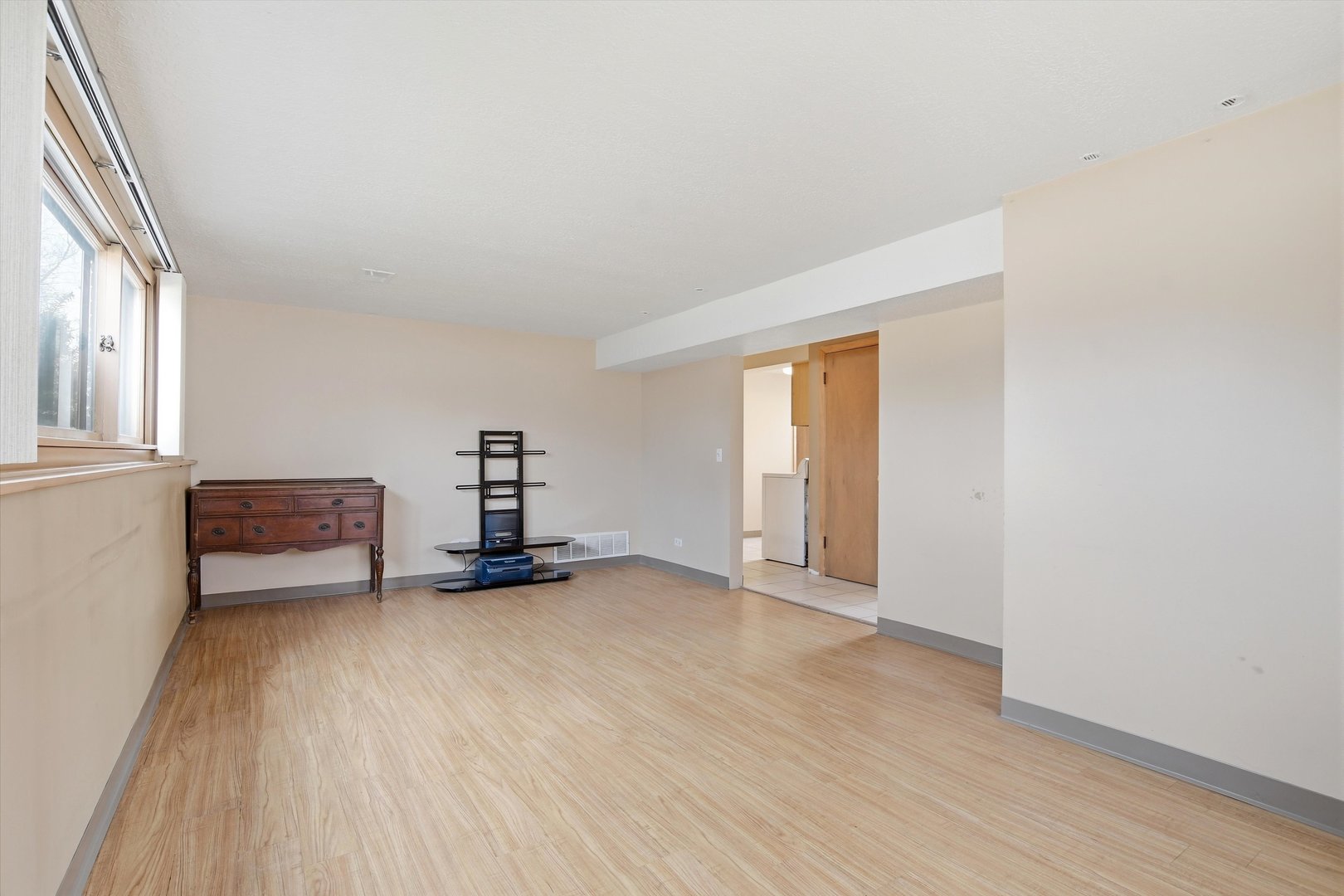 130 N Horner Lane, Mount Prospect, IL 60056