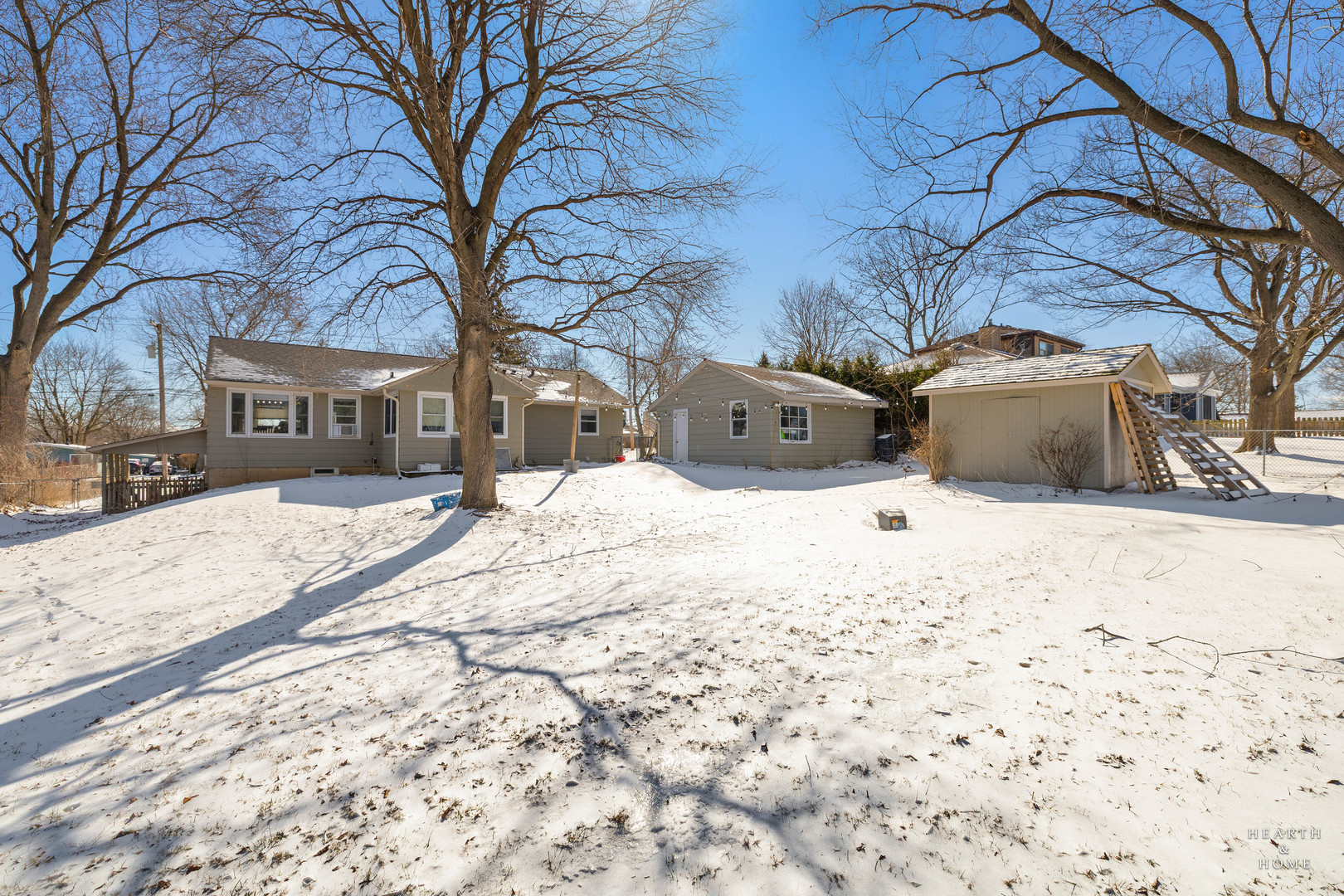 2540 E Bonnie Brook Lane, Waukegan, IL 60087