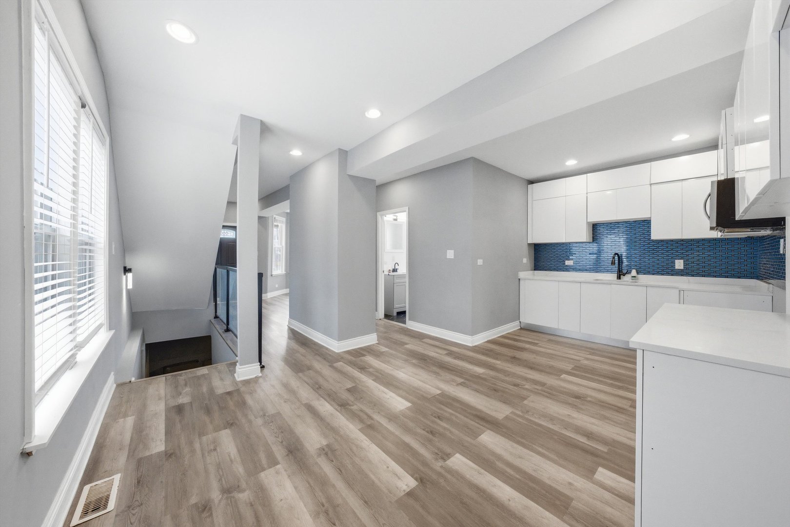 1414 W 73rd Place, Chicago, IL 60636