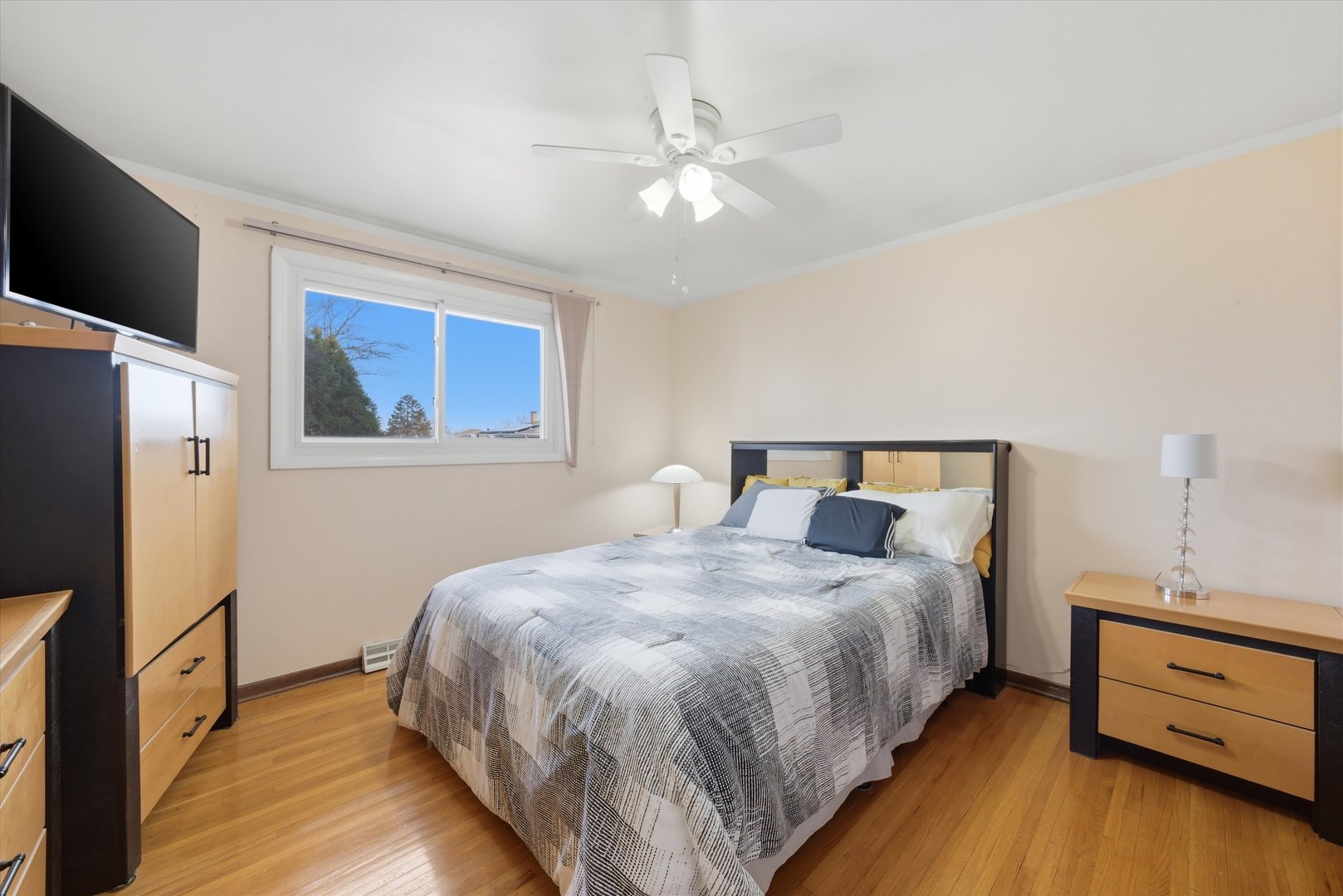 6252 157th Street, Oak Forest, IL 60452