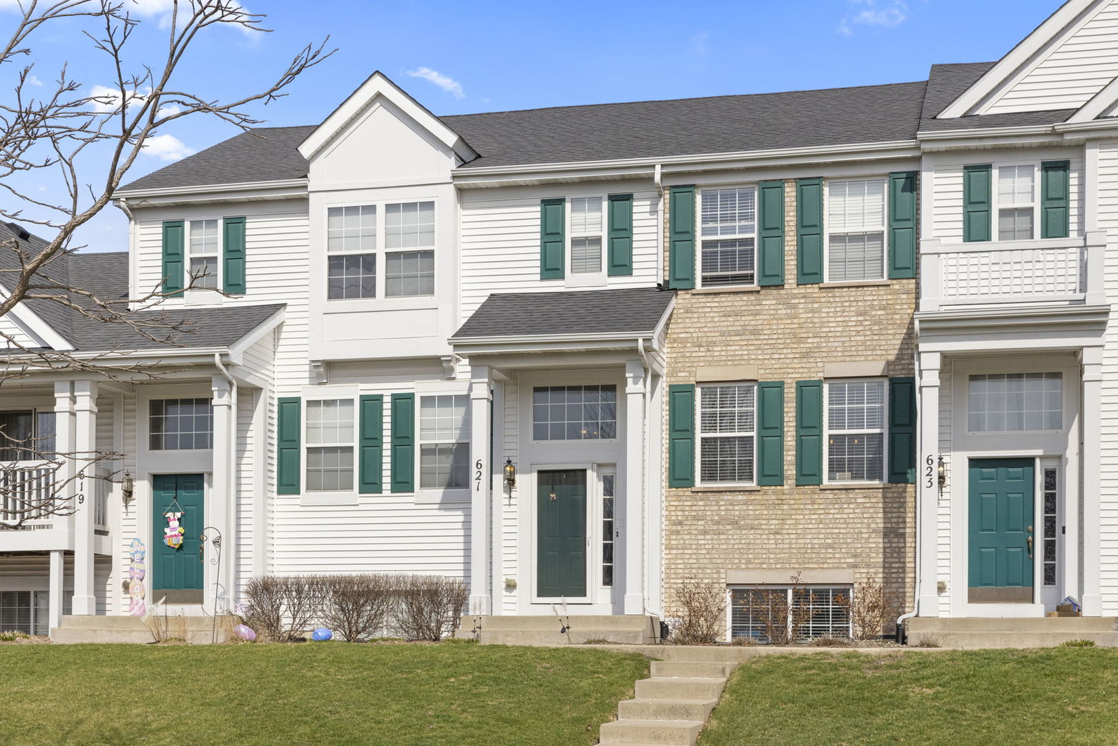 621 Lincoln Station Drive, Oswego, IL 60543