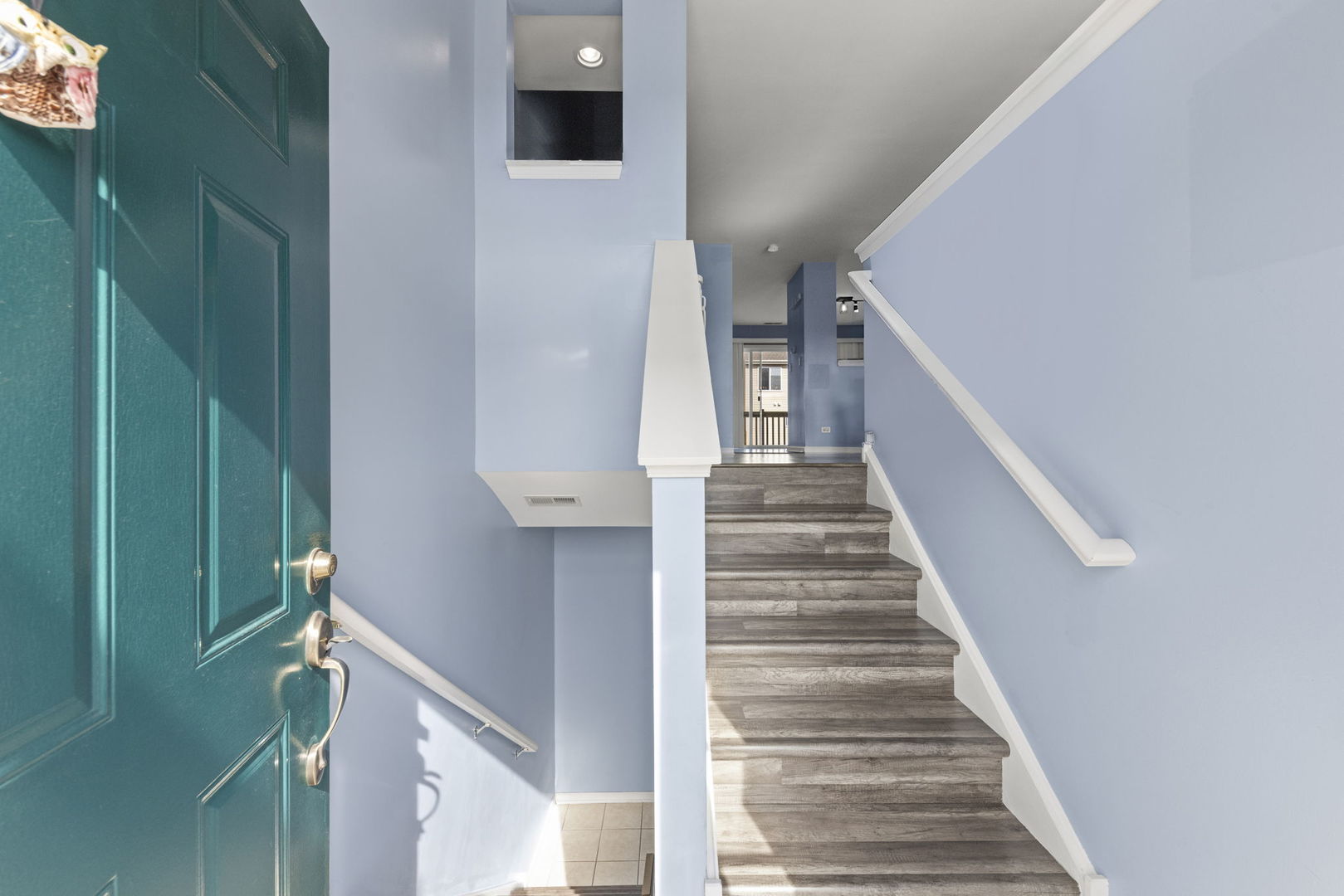 621 Lincoln Station Drive, Oswego, IL 60543