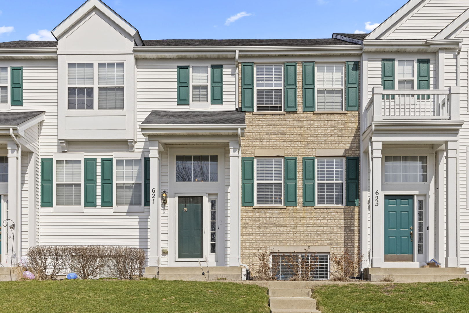 621 Lincoln Station Drive, Oswego, IL 60543