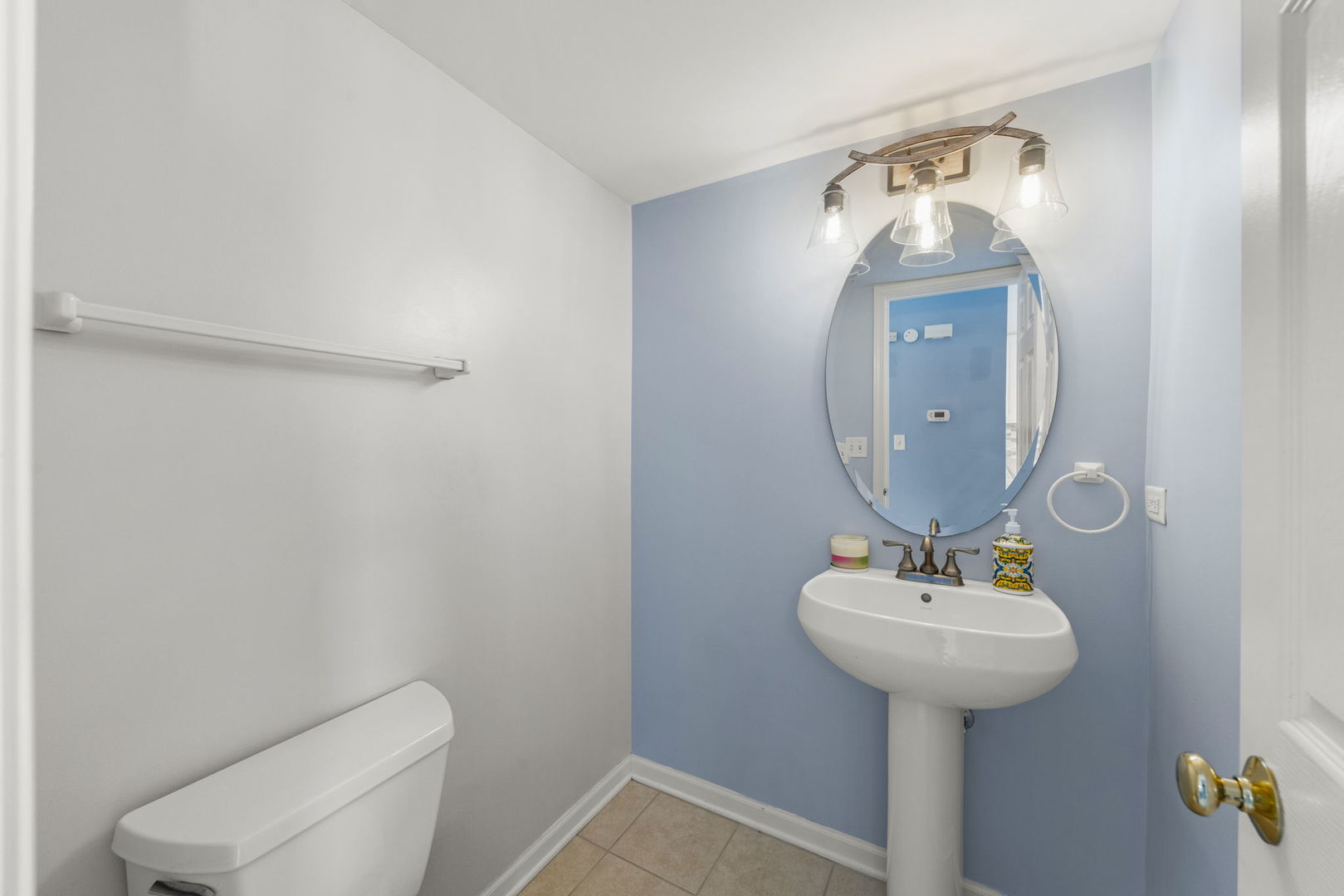 621 Lincoln Station Drive, Oswego, IL 60543