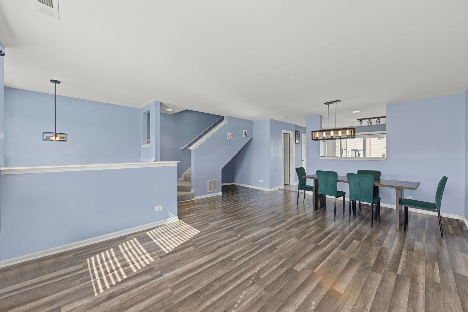 621 Lincoln Station Drive, Oswego, IL 60543