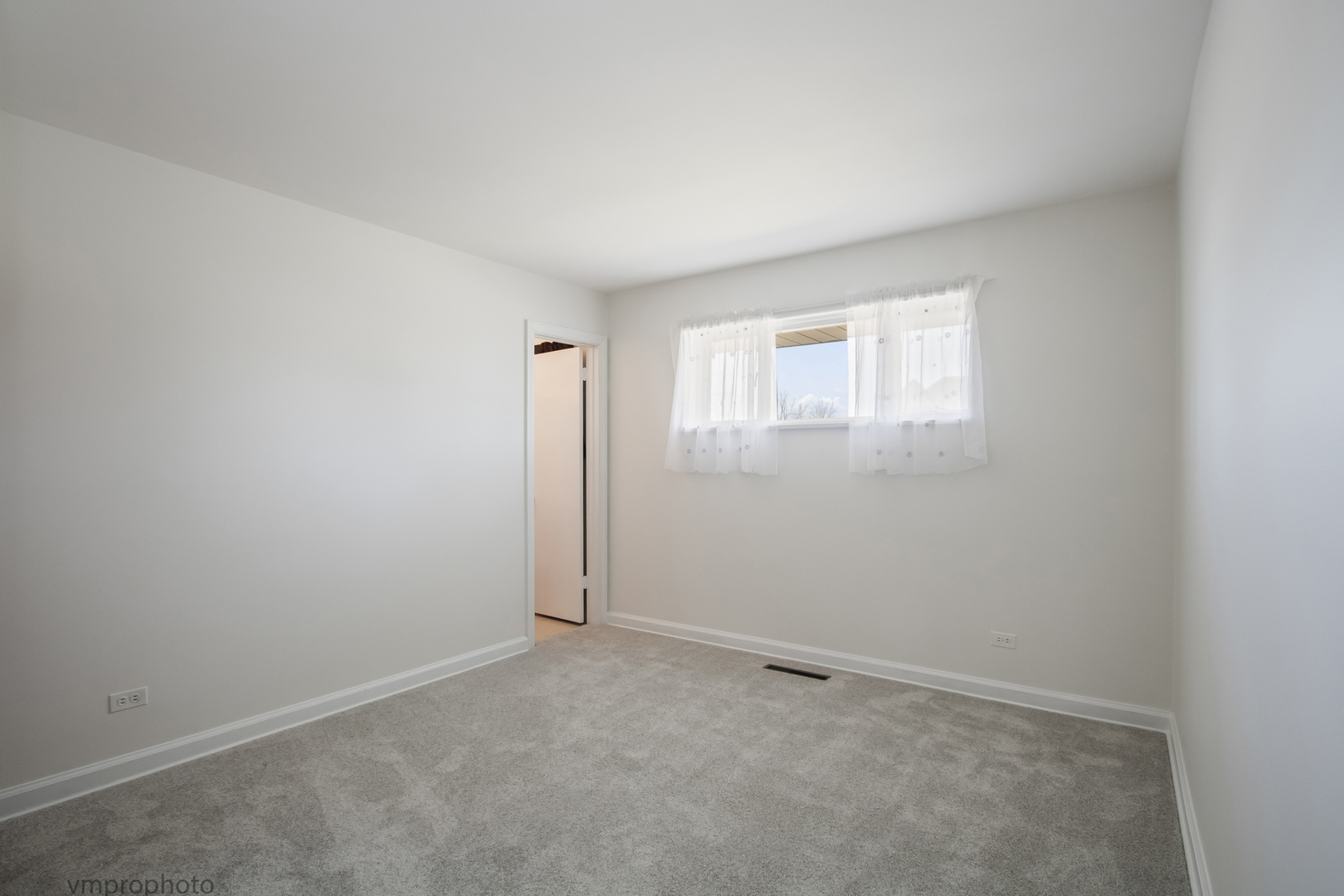 61 Miller Road, Lake Zurich, IL 60047