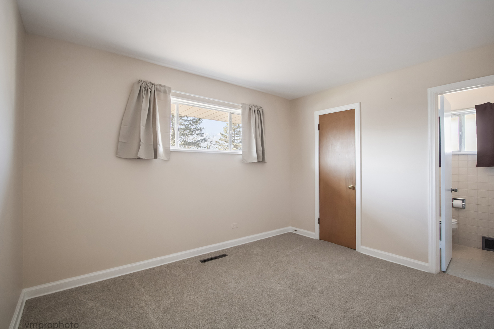 61 Miller Road, Lake Zurich, IL 60047