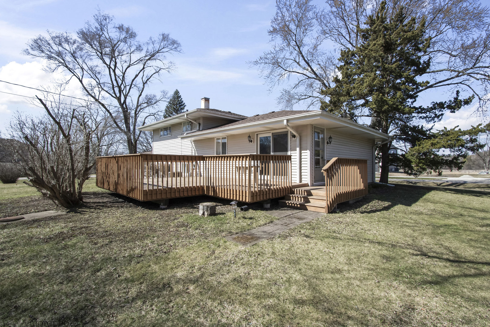 61 Miller Road, Lake Zurich, IL 60047