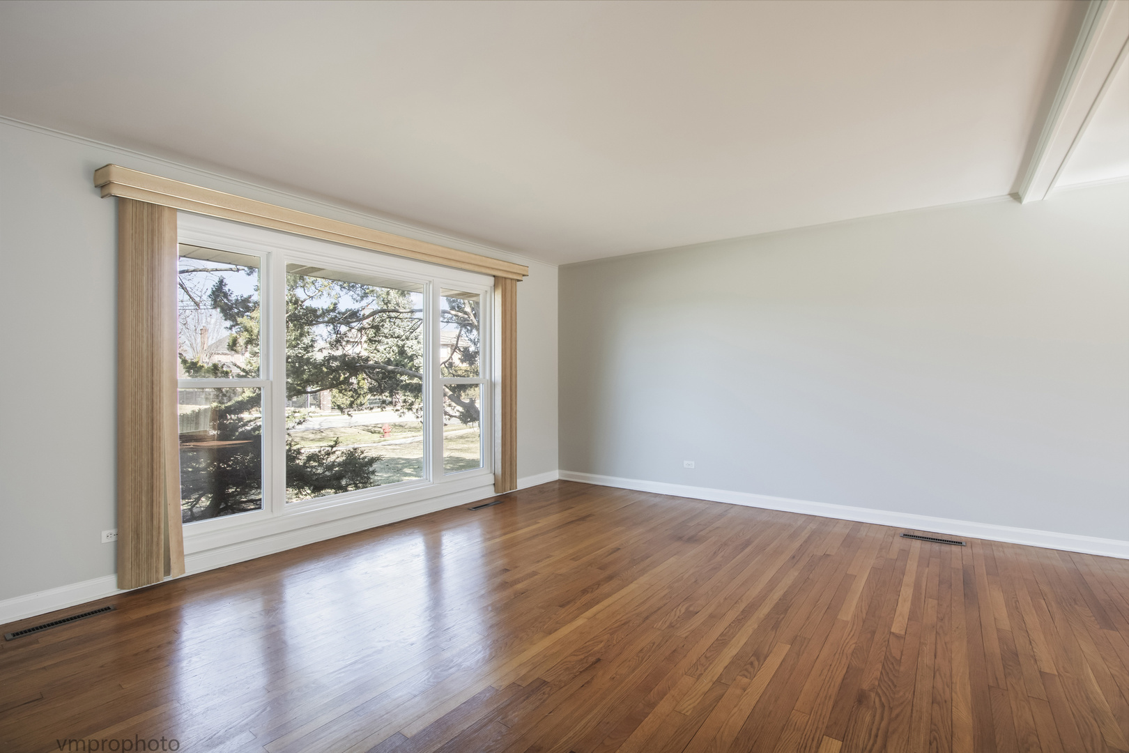 61 Miller Road, Lake Zurich, IL 60047