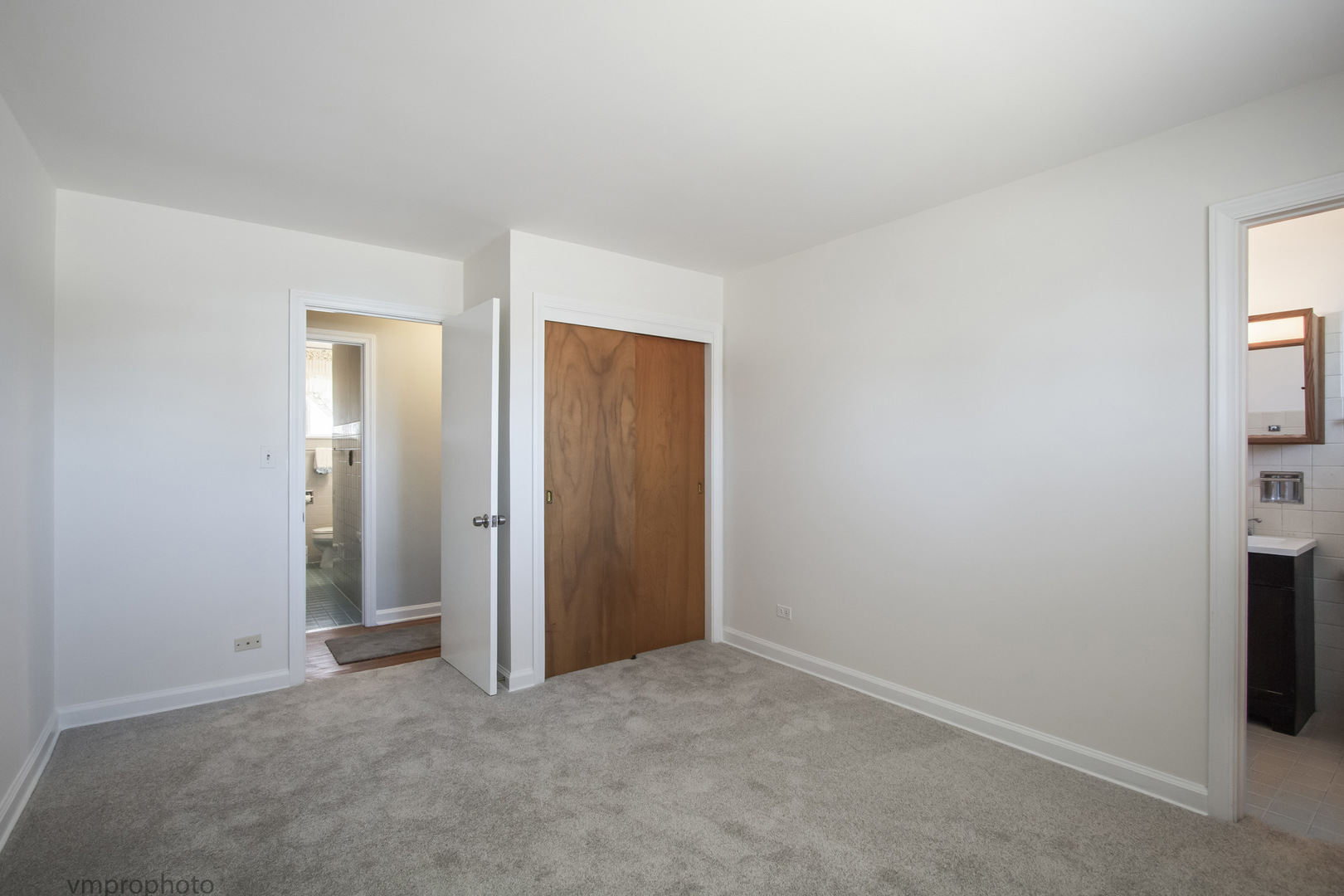 61 Miller Road, Lake Zurich, IL 60047